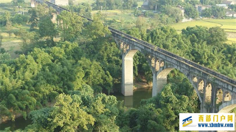 穿越半个世纪,邂逅“十里长虹”,万亩良田|成渝之心·内江好耍(图1) 穿越半个世纪,邂逅“十里长虹”,万亩良田|成渝之心·内江好耍(图1)