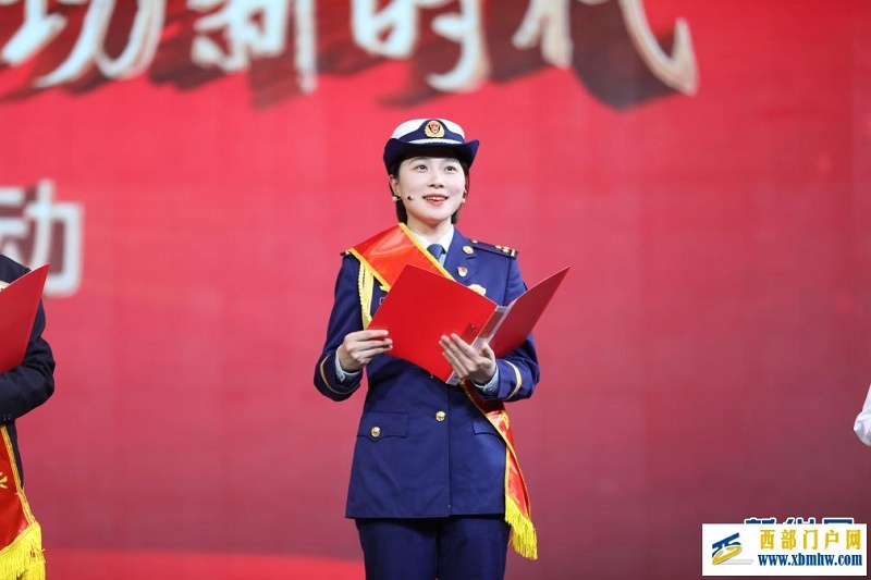 “蓝焰”玫瑰绽放光芒——记全国三八红旗手陈琳(图2)