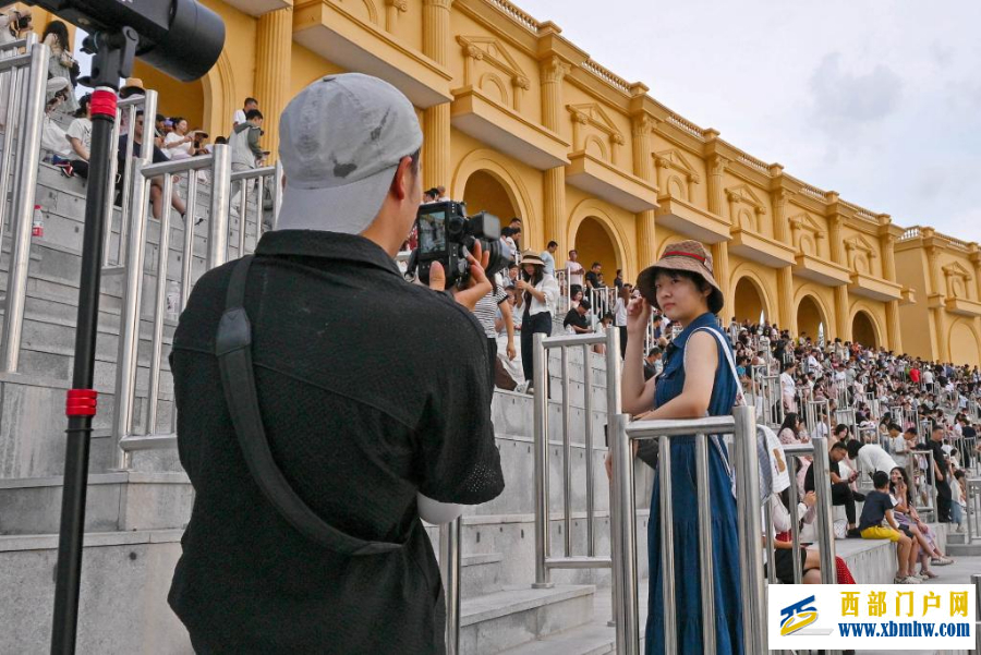 宁夏银川：览山公园迎暑期客流高峰(图5)