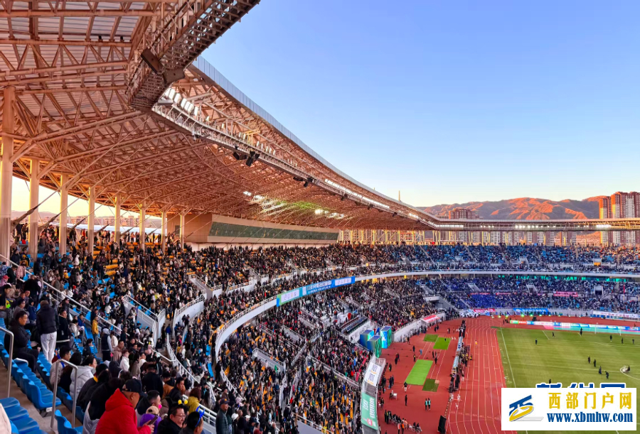 呼和浩特队获得2025年内蒙古“蒙超”联赛冠军(图1)