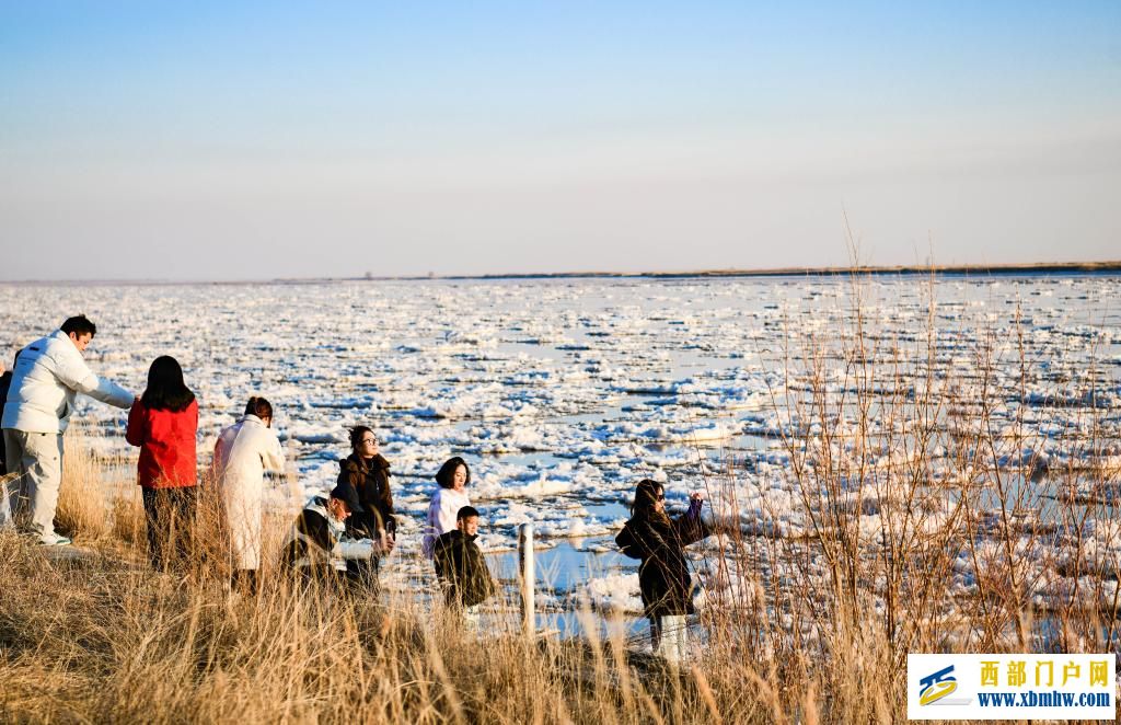 内蒙古包头：流凌盛景引游人(图3)
