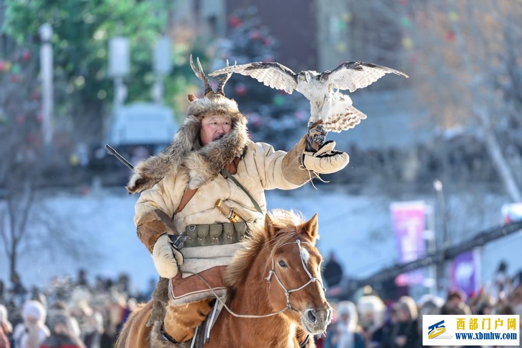 首次走进城市 第二十一届内蒙古自治区冰雪那达慕开幕