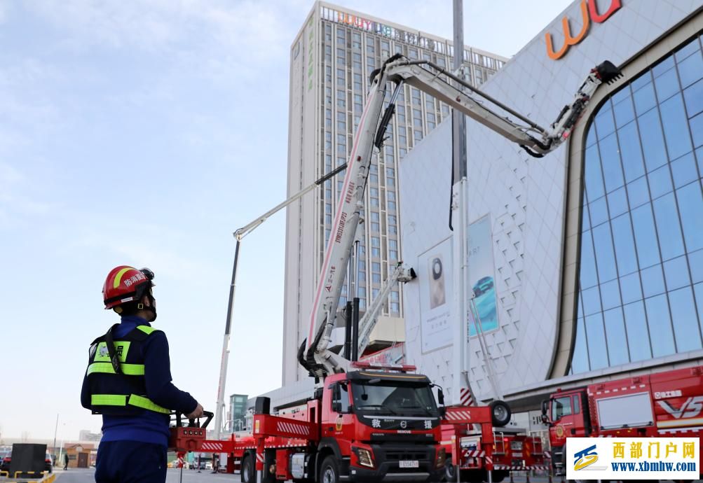 宁夏消防总队开展大型商业综合体灭火救援实战演练