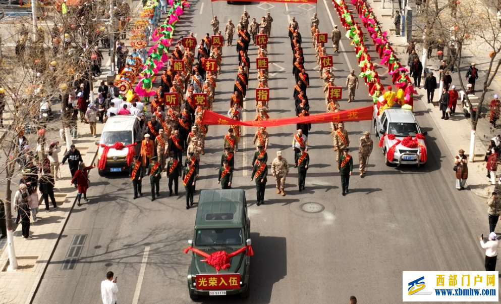 灵武市：老兵载誉归 新兵踏梦行